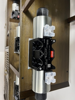 DG4V-5-3CJ-M-U-H7-29-EN124 5000kg의 총량 패키지 소레노이드 밸브