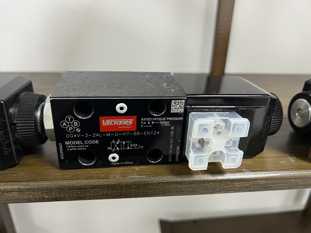 산업용 소레노이드 밸브 Dg4V-3-2al-M-U-H7-69-En124 수압 부품